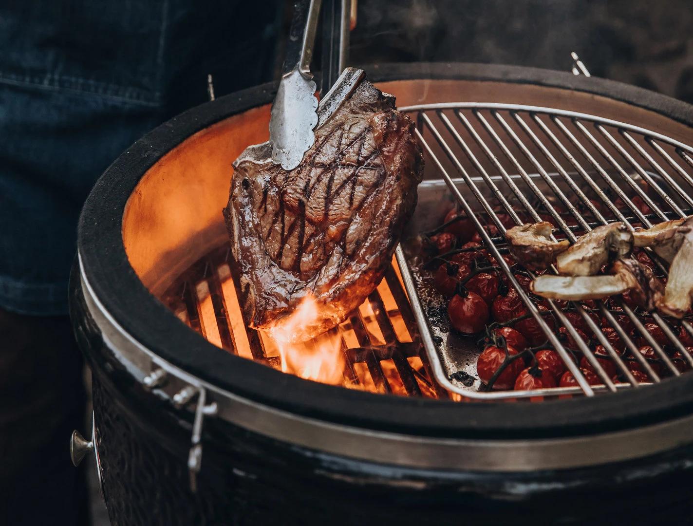 Kamado Monolith Classic Pro Series 2.0 Negro Con Carro 13 Kamado Monolith Classic Pro Series 2.0 Negro Con Carro - Imagen 13