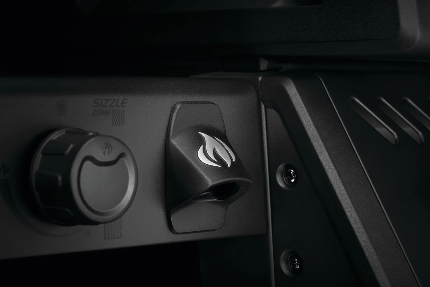 Napoleon Phantom Freestyle 425 Quemador Lateral Sizzle Zone 8 Napoleon Phantom Freestyle 425 Quemador Lateral Sizzle Zone - Imagen 8